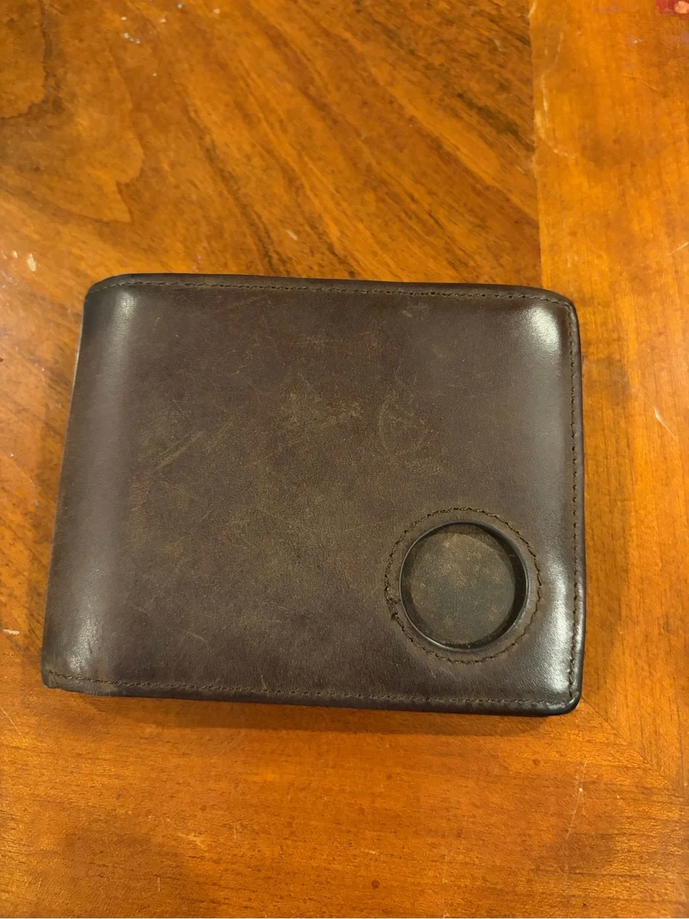Brown Leather Bi-Fold Wallet w/AirTag holder